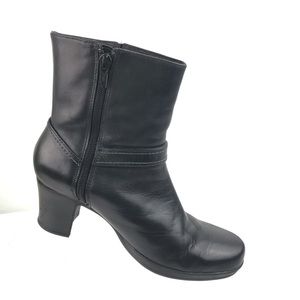 Clarks Black Leather Ankle Boots Women’s Size 7 M